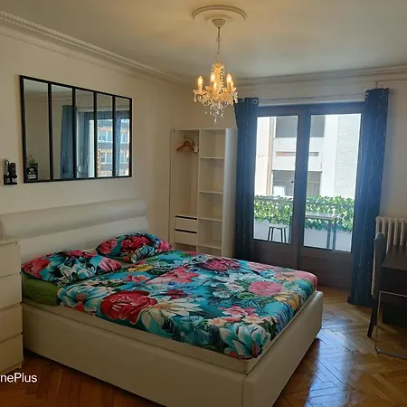 Guest house D'hote Avec Salle De Bain Et Balcon Prive - 3 Mins A Pied De La Gare - Geneve Acces Direct