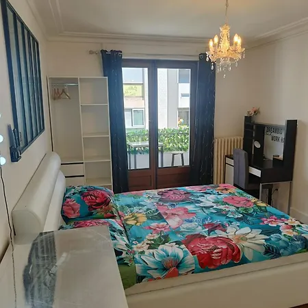 D'hote Avec Salle De Bain Et Balcon Prive - 3 Mins A Pied De La Gare - Geneve Acces Direct Annemasse