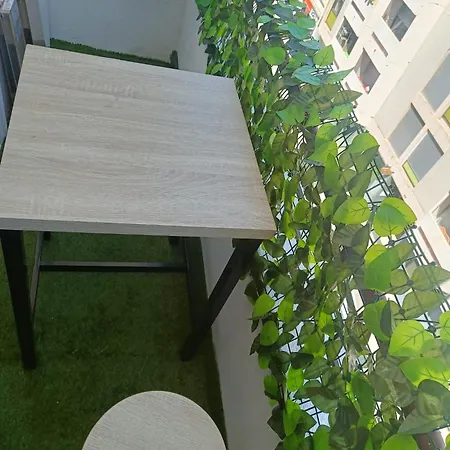D'hote Avec Salle De Bain Et Balcon Prive - 3 Mins A Pied De La Gare - Geneve Acces Direct Guest house Annemasse